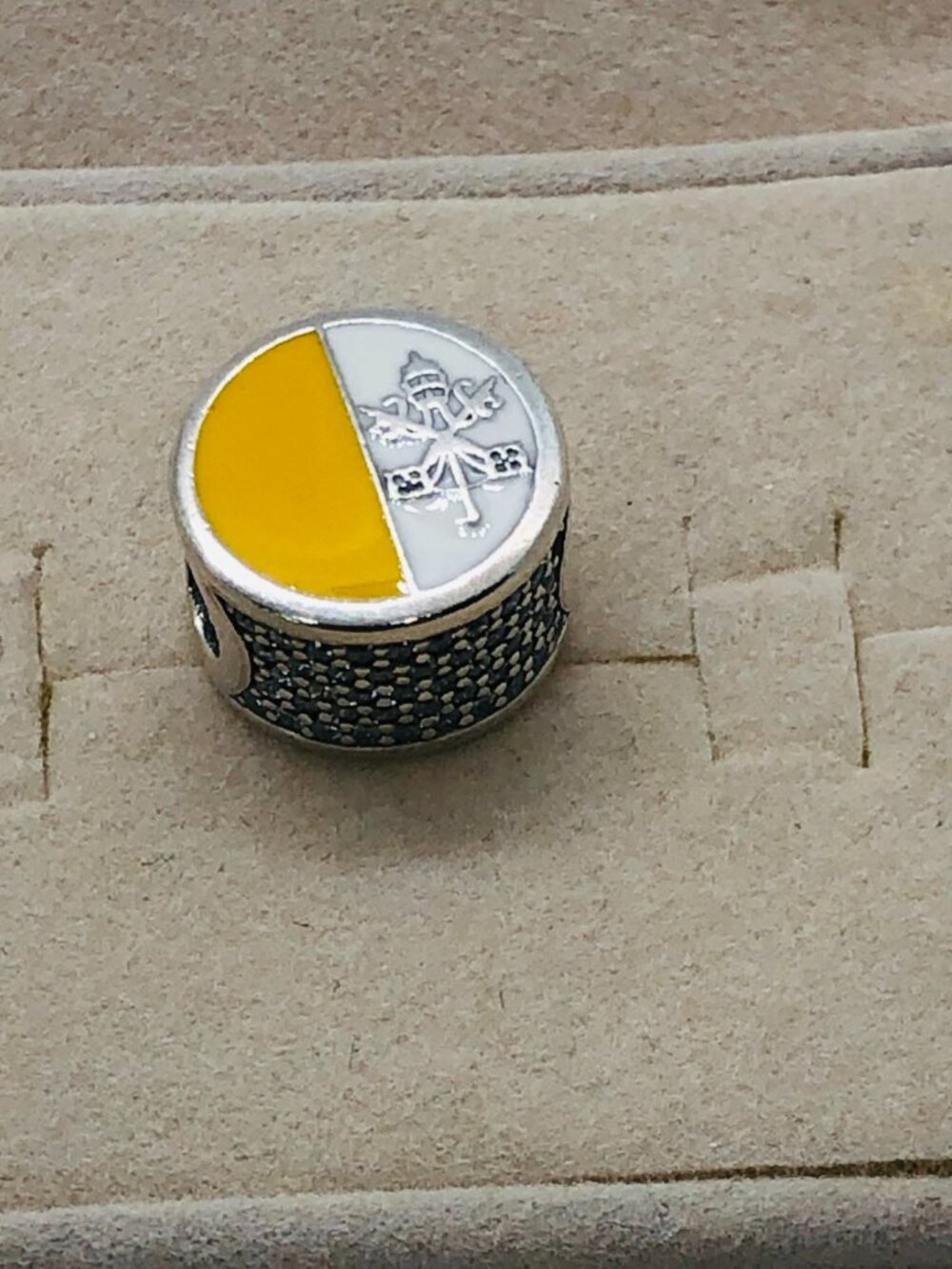 ✨🔥Pandora VATICAN Flag Exclusive Charm Bead